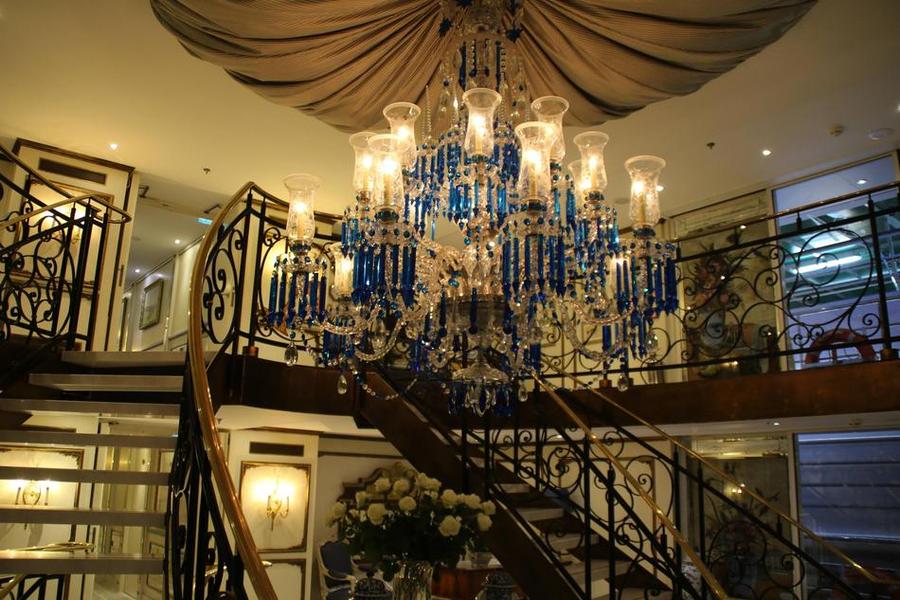 grand chandelier in the Antoinette