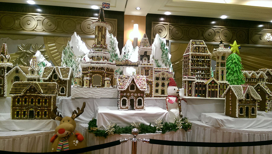 Ginger bread display on the QM2 at Christmas