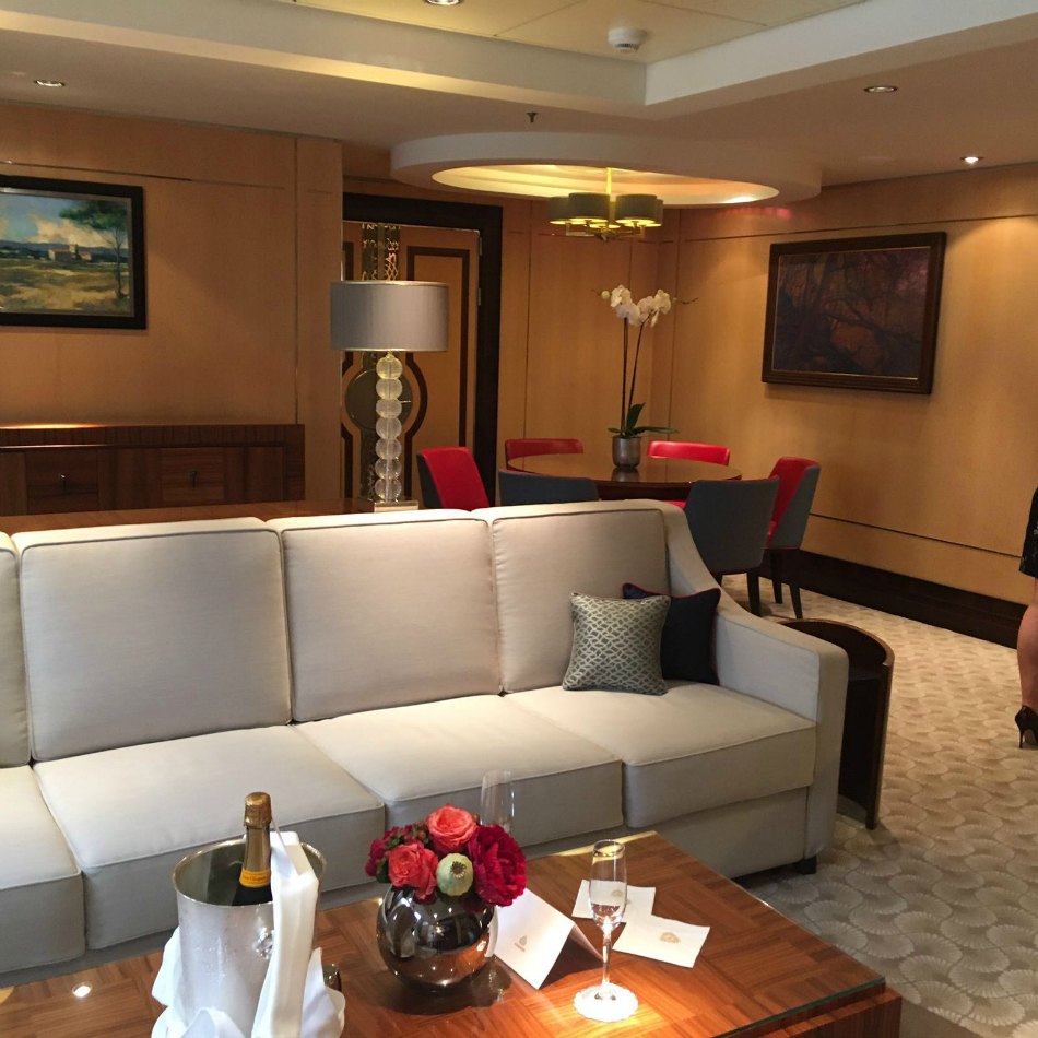 qm2 remastered grill suite