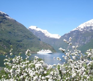 Thomson Spirit Geirangerfjord. May 2012.