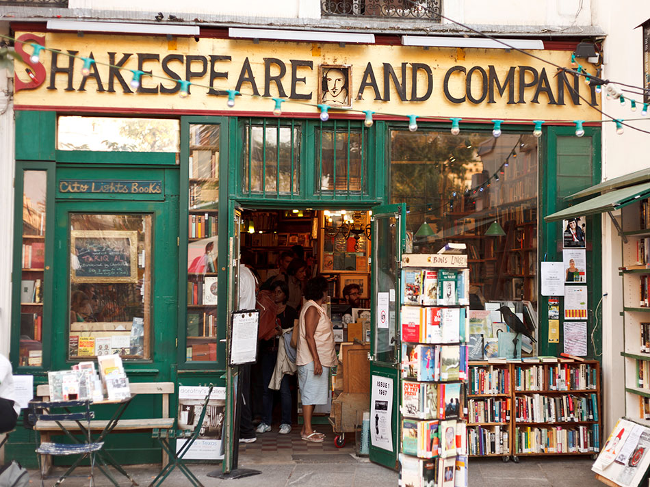shakespeare and company book shop in paris