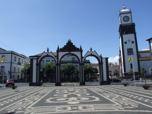 Ponta_Delgada_-_City_Gate_2