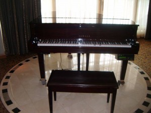 Royal Suite baby grand piano!