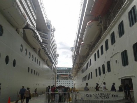 MSC Divina (left), Caribbean Princess (right) and Vision of the Seas (back)